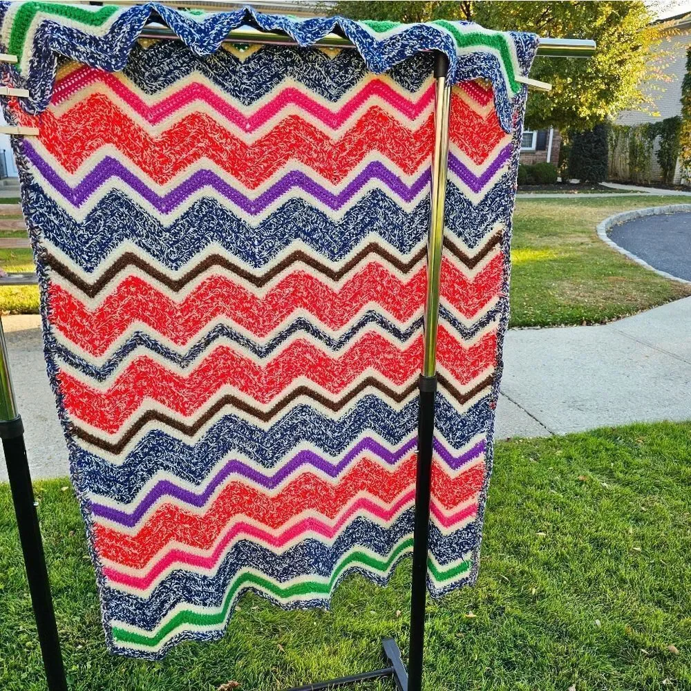 VTG Zig Zag Chevron Handmade Multicolored Wool Afghan Sofa Throw.
